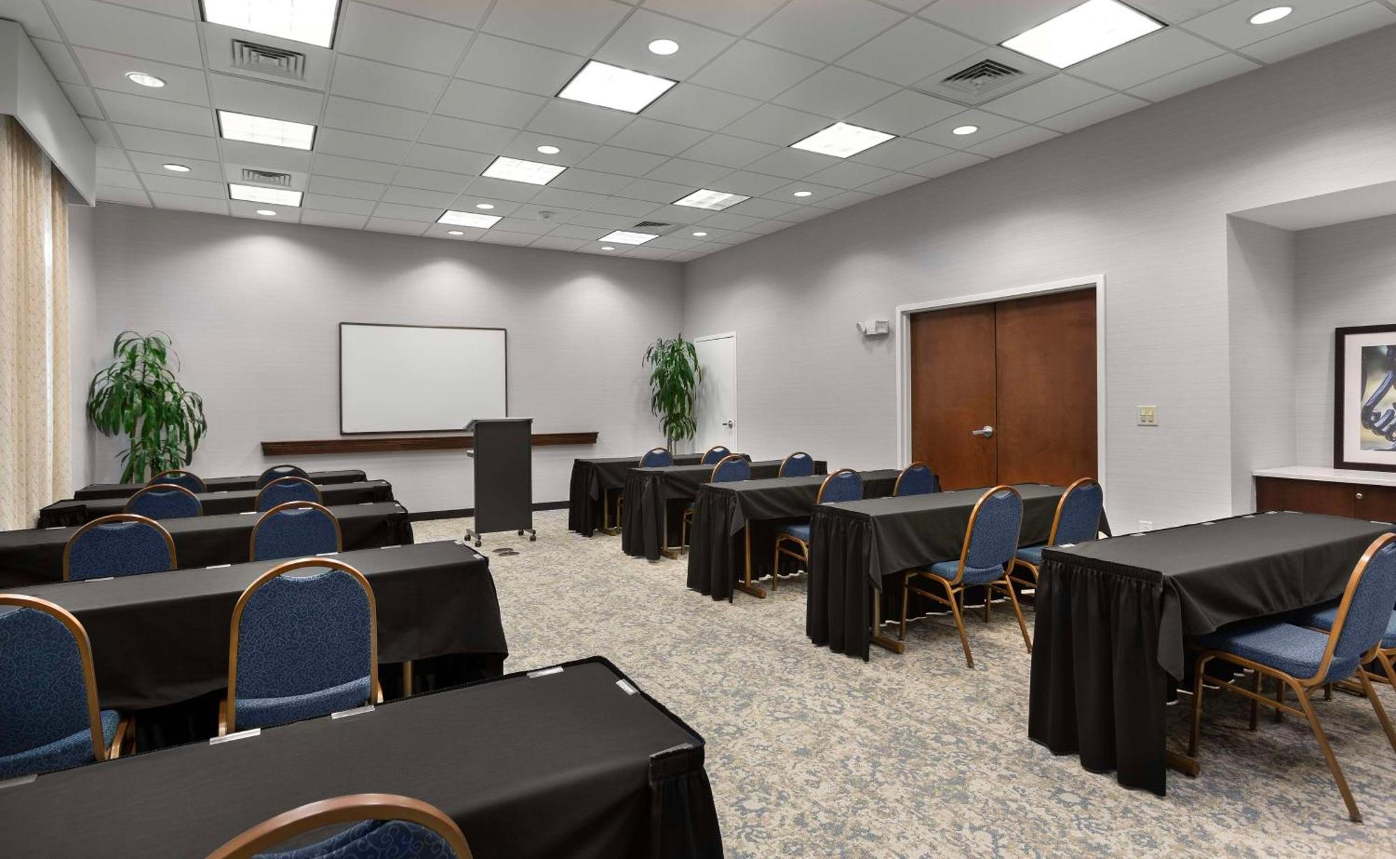 Hampton Inn Belmont At Montcross Exteriér fotografie