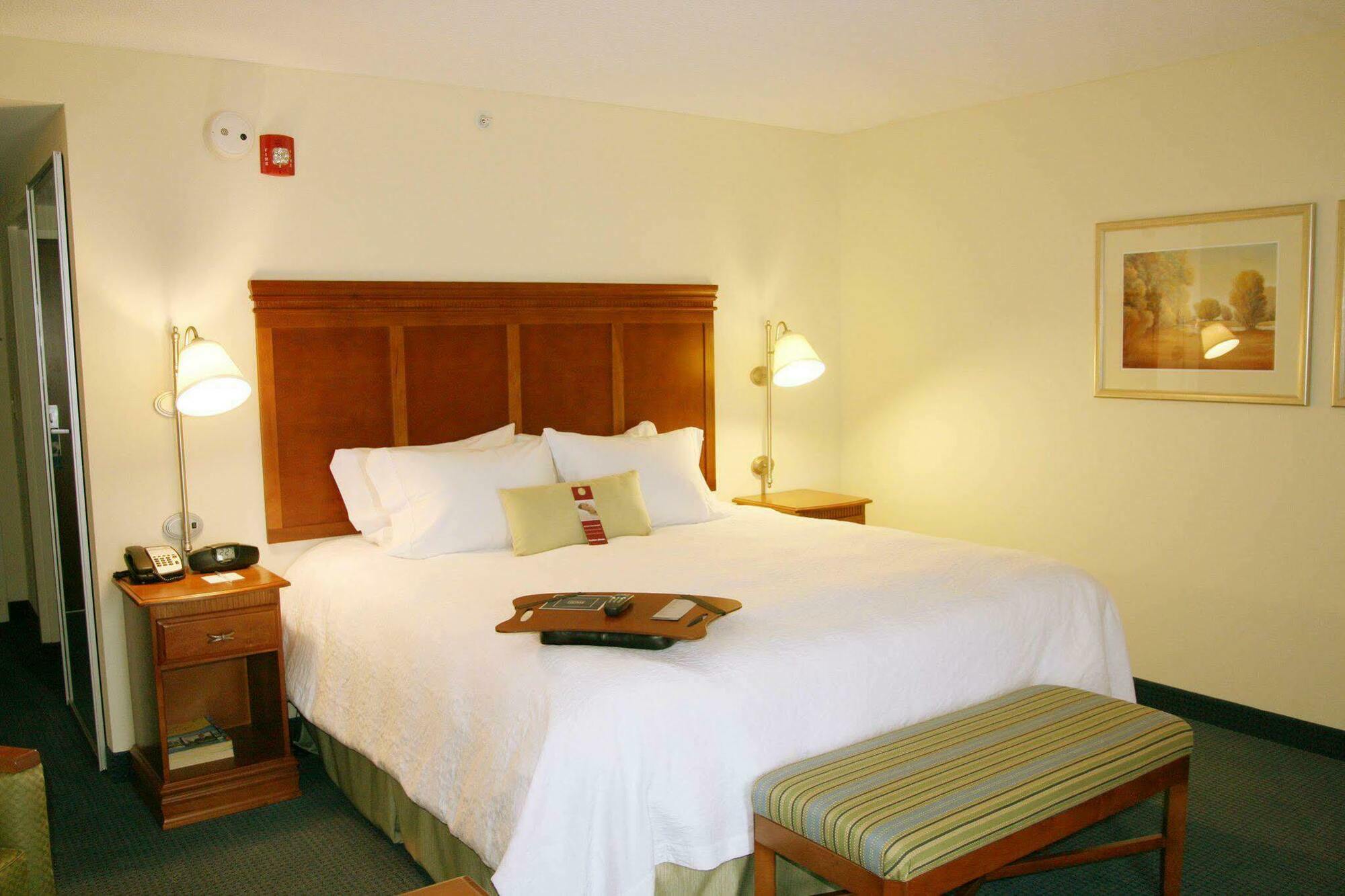 Hampton Inn Belmont At Montcross Exteriér fotografie